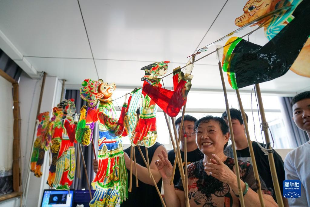 万人炸金花下载